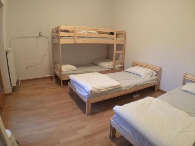 Buzahouse Hostel *